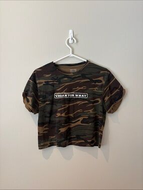 🌼 3/$20 Vegan Camo Crop Top